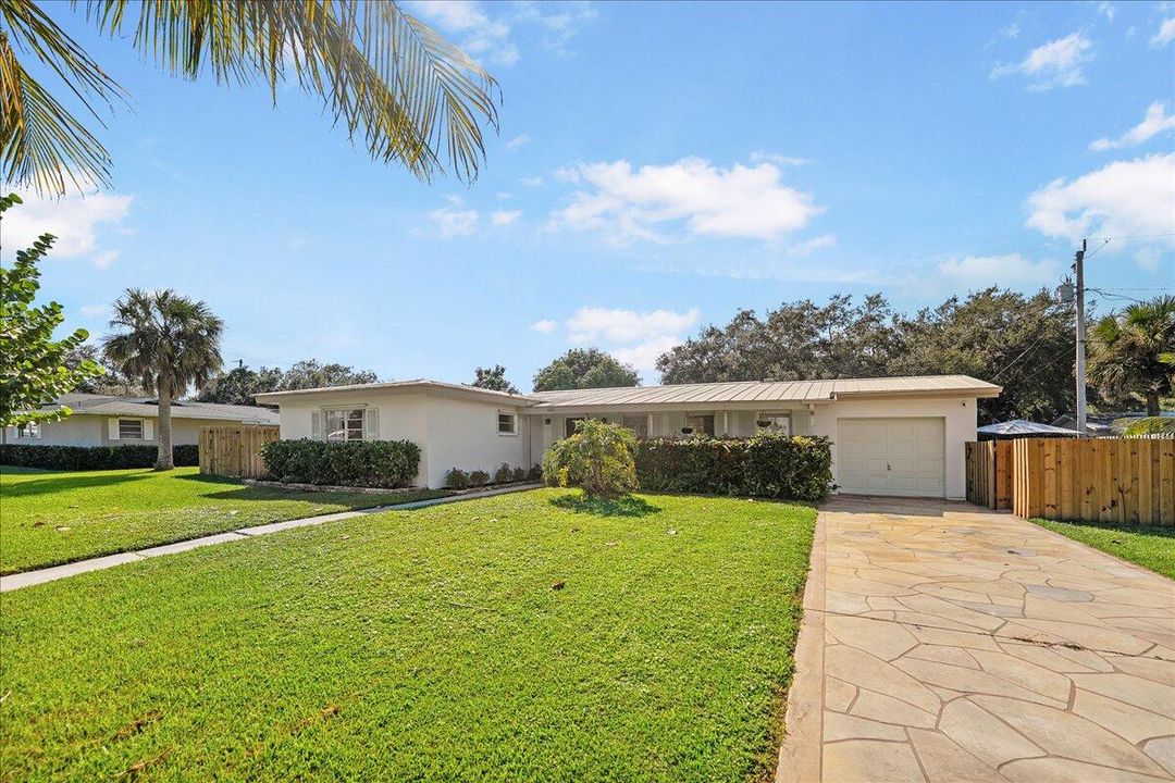 合同活跃: $435,000 (3 贝兹, 2 浴室, 1540 平方英尺)