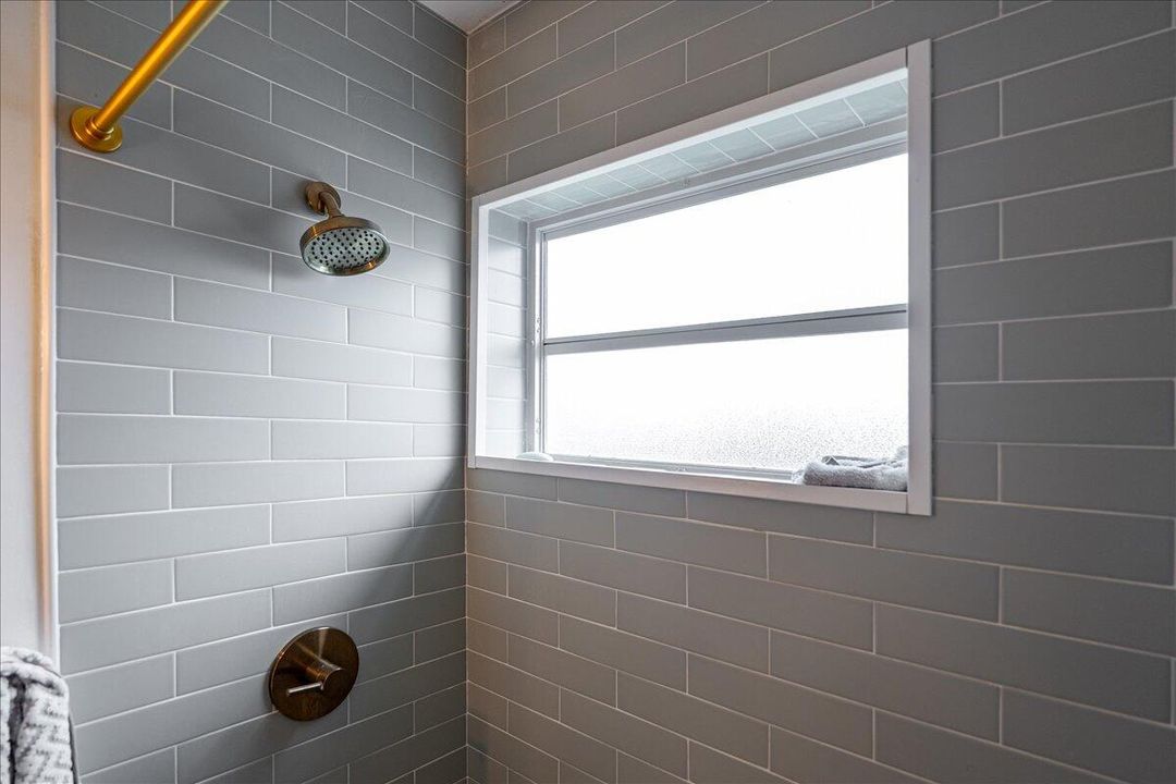 合同活跃: $435,000 (3 贝兹, 2 浴室, 1540 平方英尺)