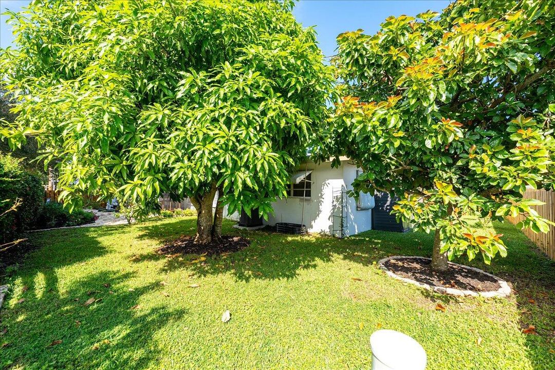 合同活跃: $435,000 (3 贝兹, 2 浴室, 1540 平方英尺)