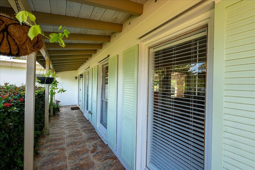 合同活跃: $435,000 (3 贝兹, 2 浴室, 1540 平方英尺)