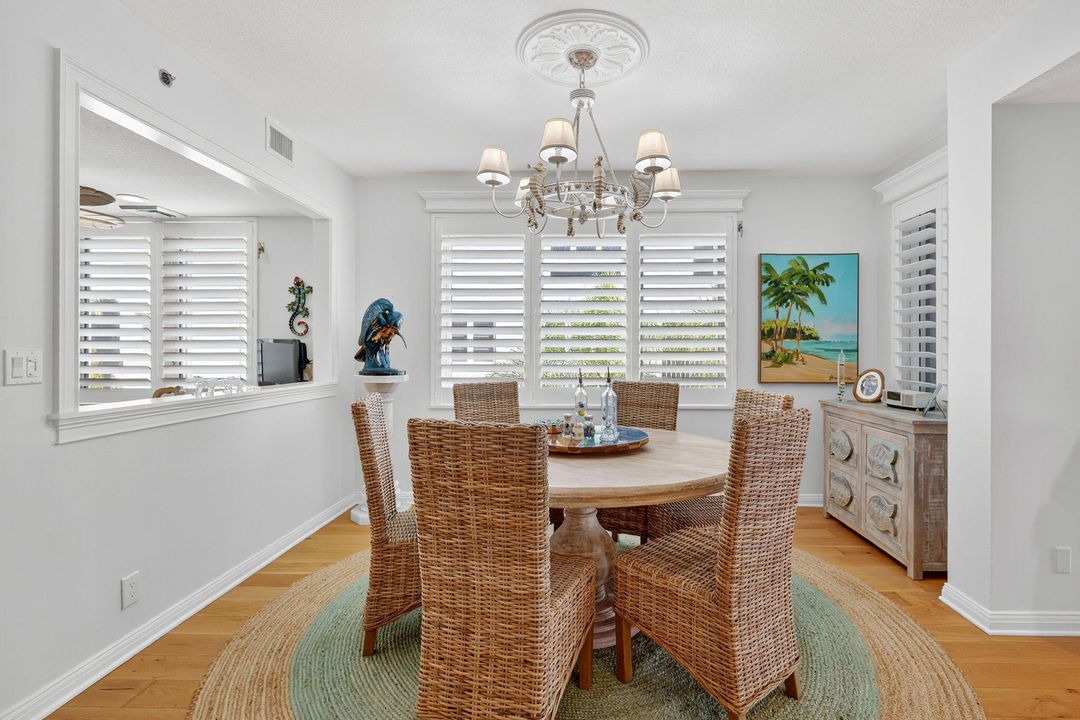 待售: $1,075,000 (3 贝兹, 2 浴室, 2165 平方英尺)