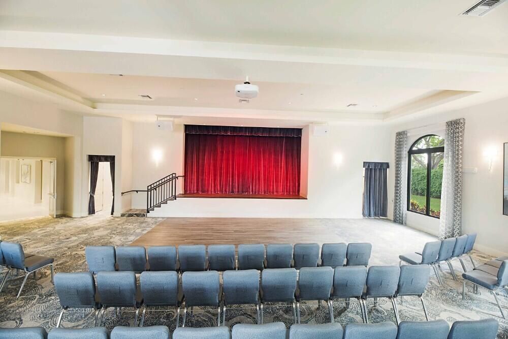 Activo con contrato: $765,000 (4 camas, 2 baños, 2894 Pies cuadrados)