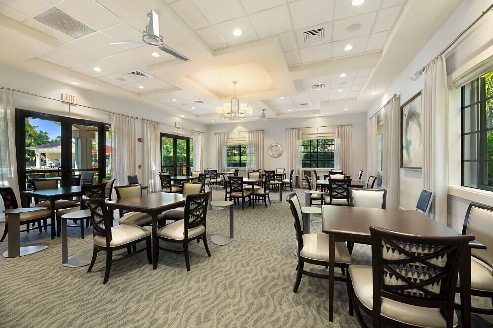 Activo con contrato: $765,000 (4 camas, 2 baños, 2894 Pies cuadrados)