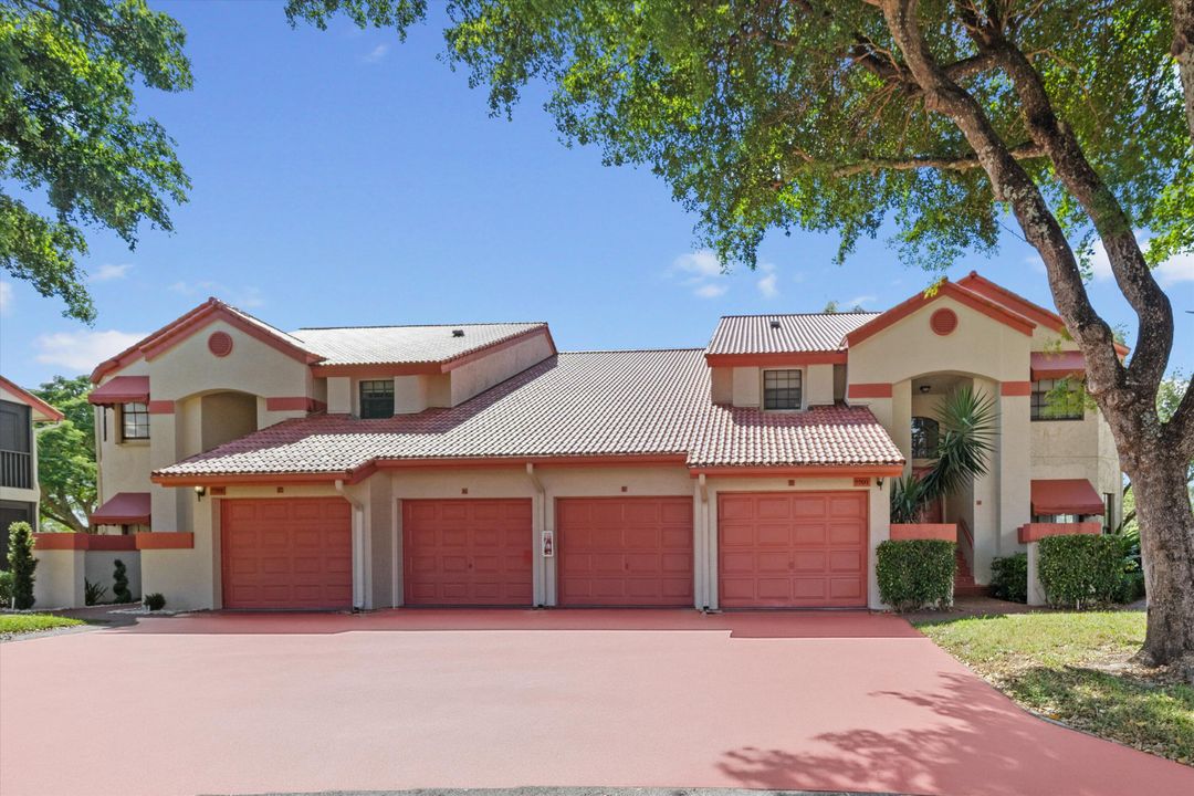 Active With Contract: $225,000 (2 beds, 2 baths, 1496 Square Feet)