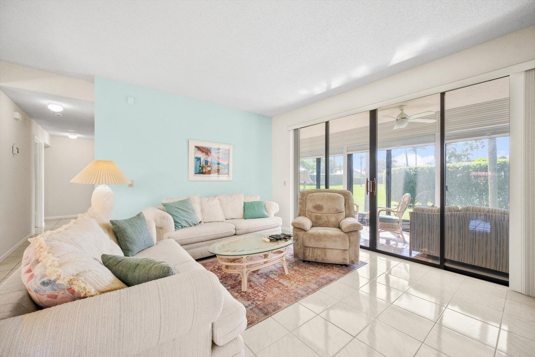 Active With Contract: $225,000 (2 beds, 2 baths, 1496 Square Feet)