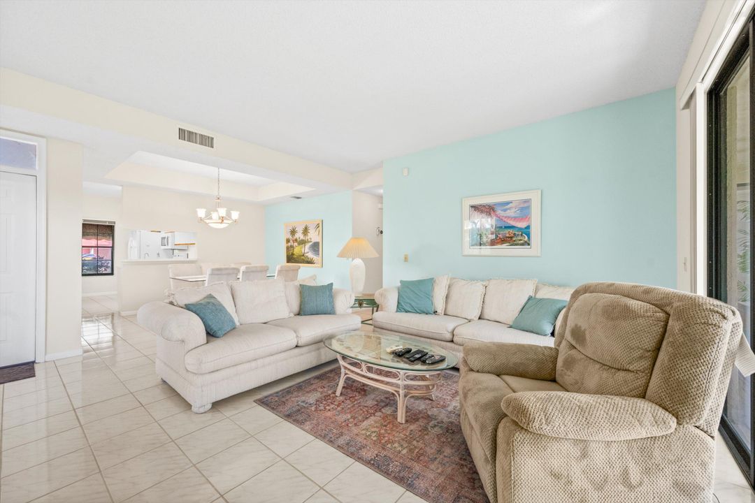 Active With Contract: $225,000 (2 beds, 2 baths, 1496 Square Feet)