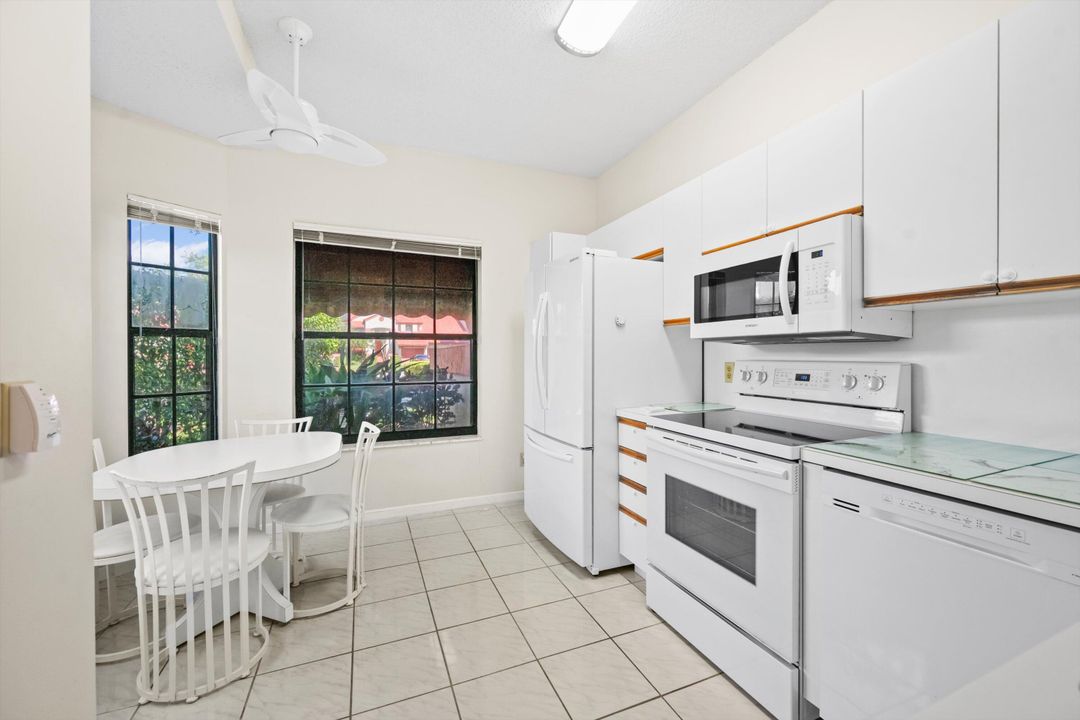 Active With Contract: $225,000 (2 beds, 2 baths, 1496 Square Feet)