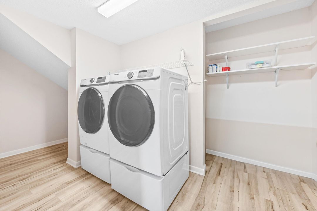 Active With Contract: $225,000 (2 beds, 2 baths, 1496 Square Feet)