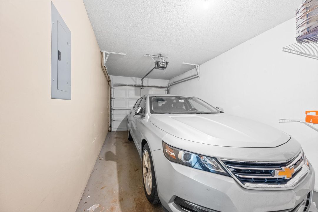 Active With Contract: $225,000 (2 beds, 2 baths, 1496 Square Feet)