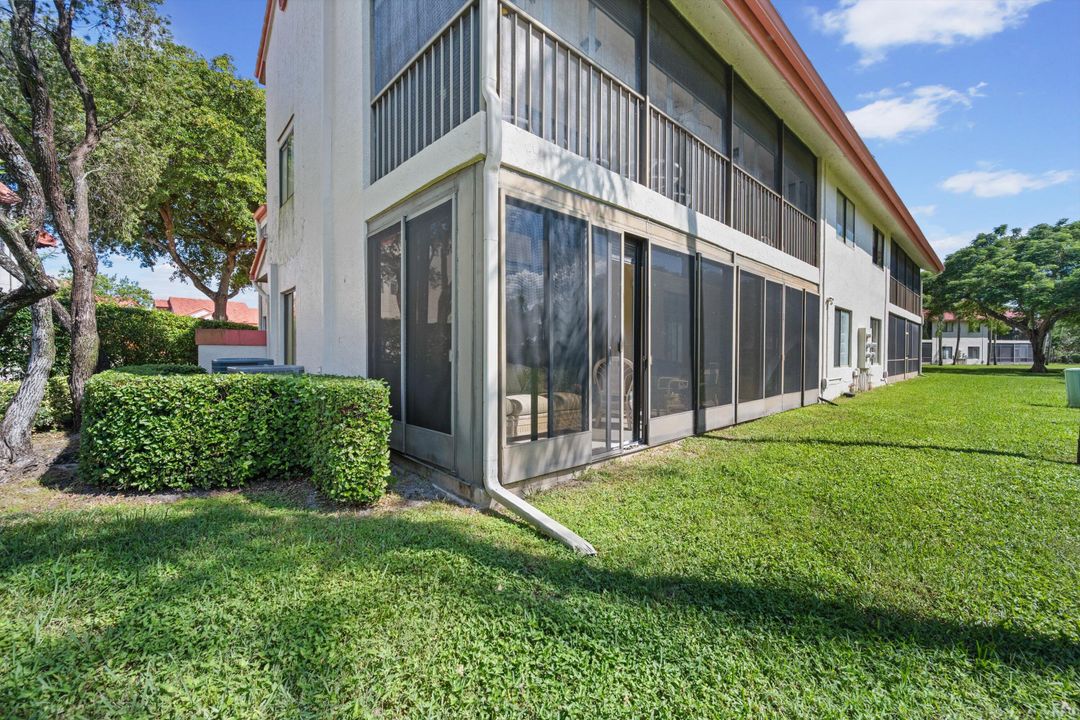 Active With Contract: $225,000 (2 beds, 2 baths, 1496 Square Feet)