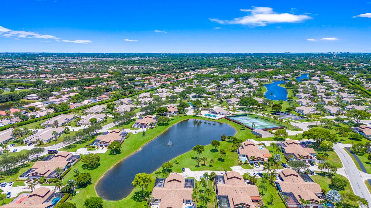 For Sale: $485,000 (3 beds, 2 baths, 1276 Square Feet)