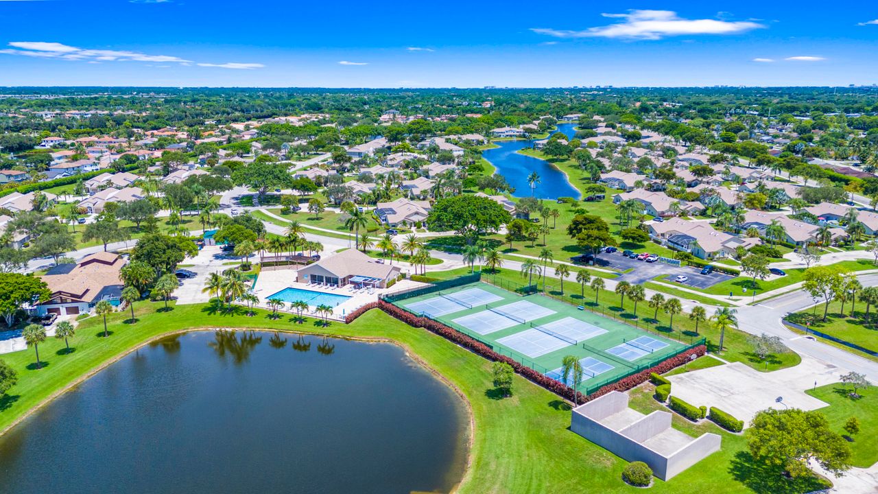 For Sale: $485,000 (3 beds, 2 baths, 1276 Square Feet)