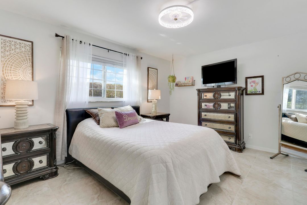 For Sale: $220,000 (2 beds, 2 baths, 1080 Square Feet)