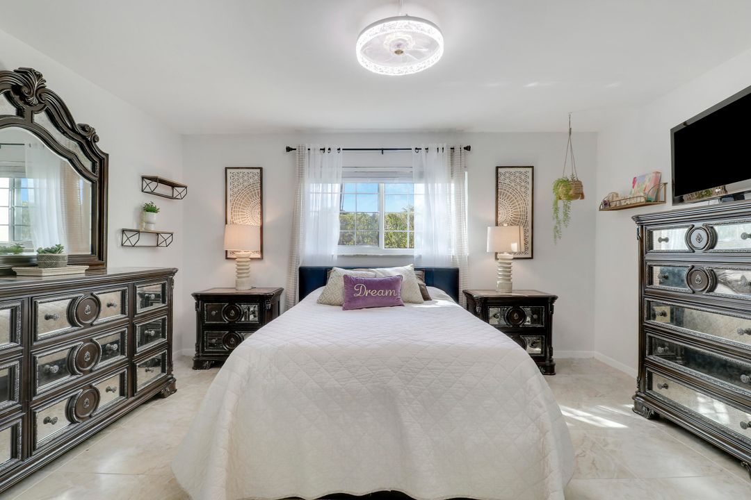 For Sale: $220,000 (2 beds, 2 baths, 1080 Square Feet)