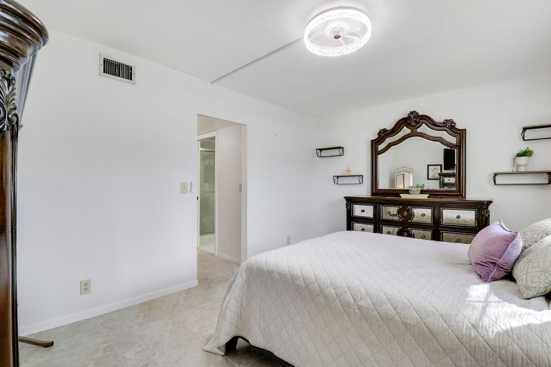 For Sale: $220,000 (2 beds, 2 baths, 1080 Square Feet)