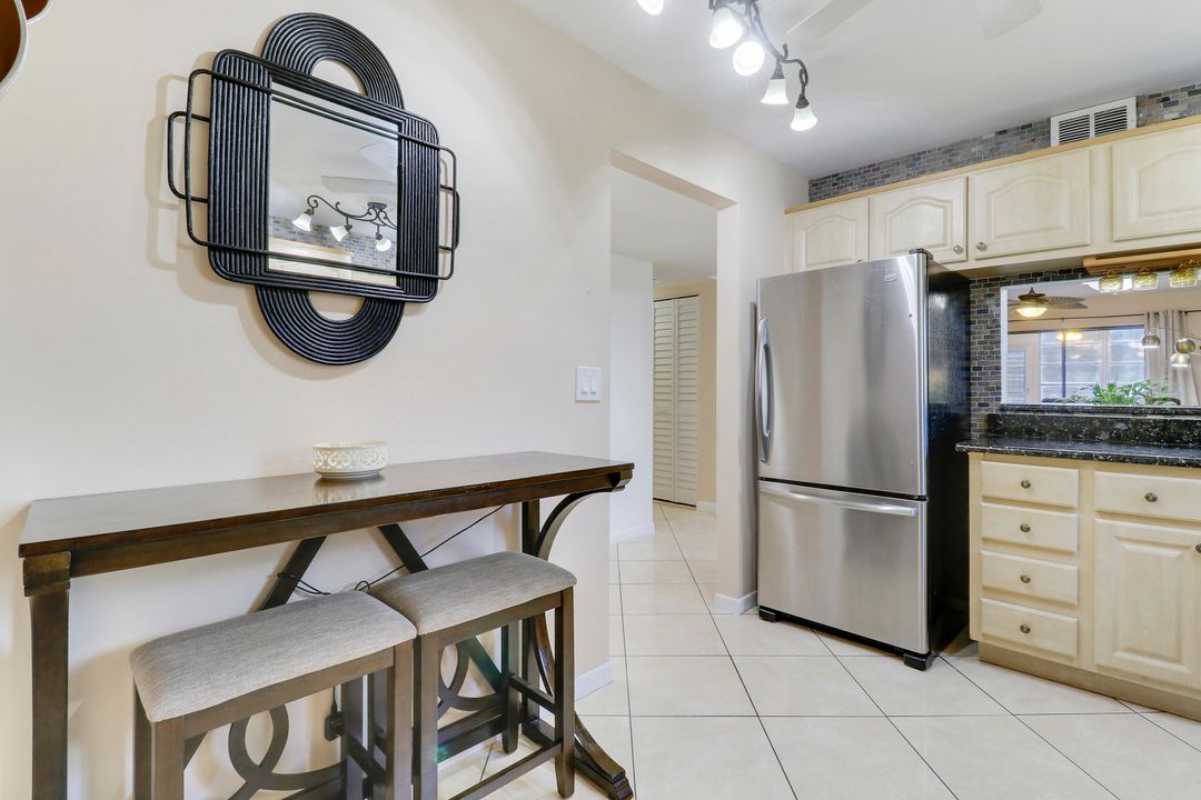 For Sale: $220,000 (2 beds, 2 baths, 1080 Square Feet)