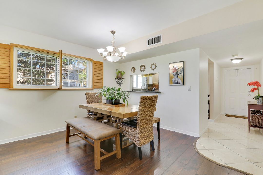 For Sale: $220,000 (2 beds, 2 baths, 1080 Square Feet)