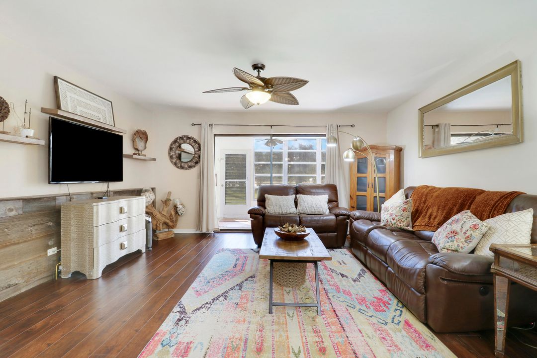 For Sale: $220,000 (2 beds, 2 baths, 1080 Square Feet)