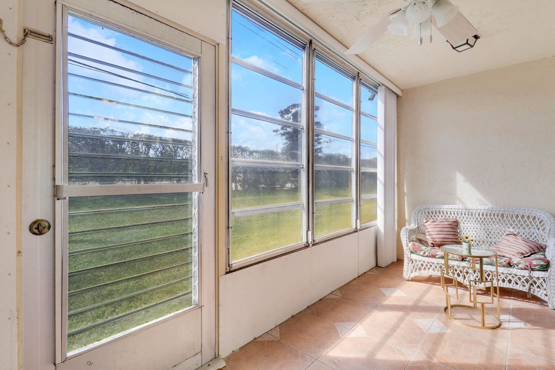 For Sale: $220,000 (2 beds, 2 baths, 1080 Square Feet)