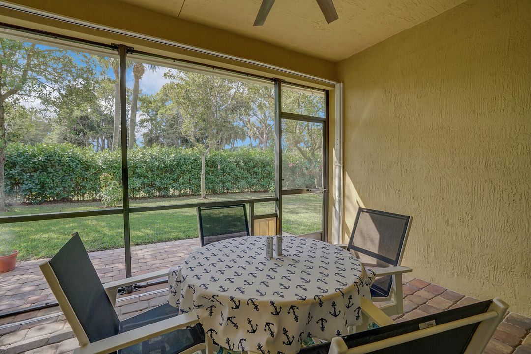 For Sale: $705,000 (4 beds, 3 baths, 2417 Square Feet)