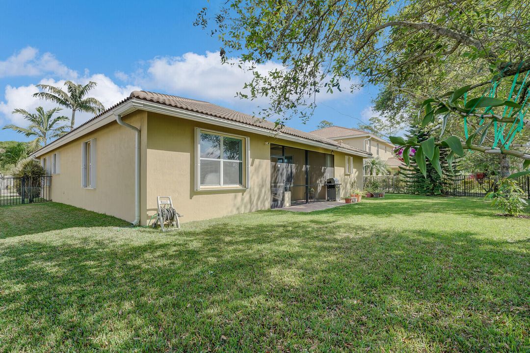 For Sale: $705,000 (4 beds, 3 baths, 2417 Square Feet)