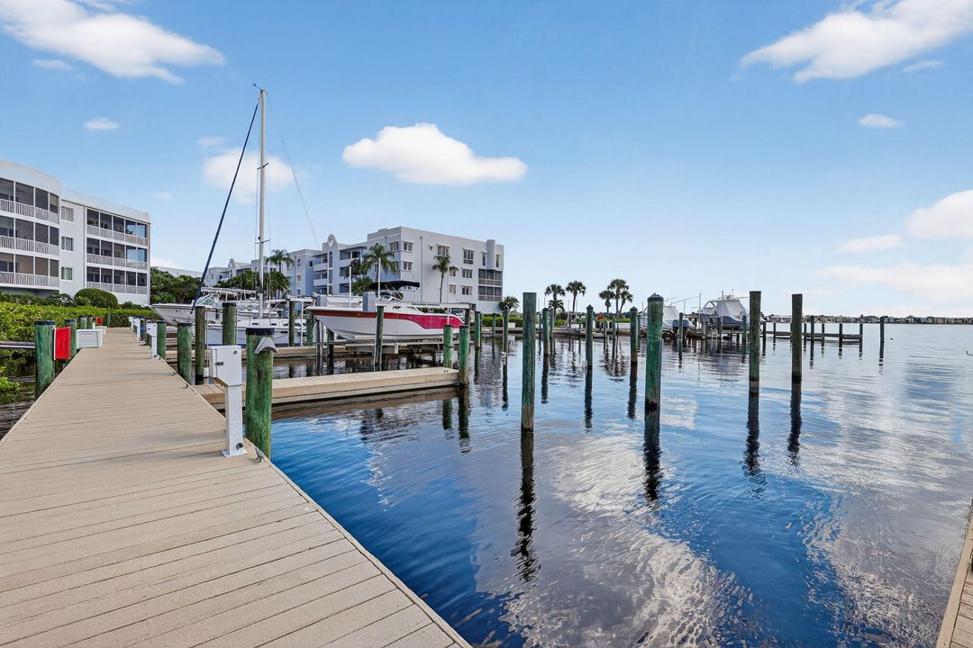 待售: $1,075,000 (3 贝兹, 2 浴室, 2165 平方英尺)