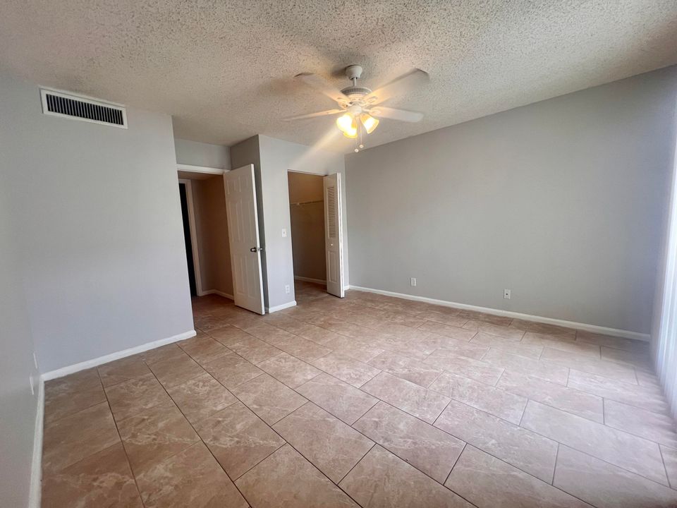 出租: $1,650 (1 贝兹, 1 浴室, 625 平方英尺)