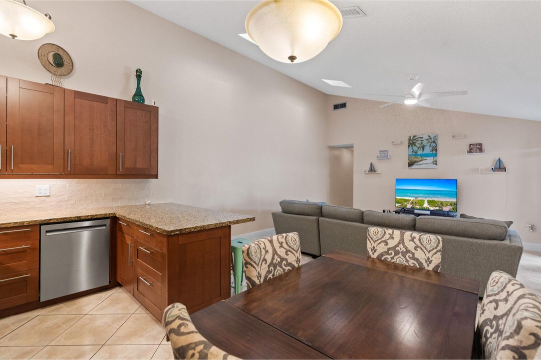 For Sale: $485,000 (3 beds, 2 baths, 1276 Square Feet)