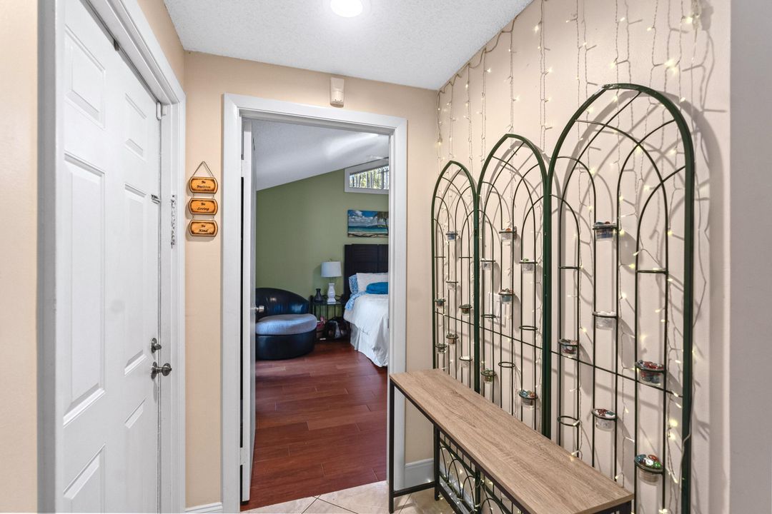 For Sale: $485,000 (3 beds, 2 baths, 1276 Square Feet)