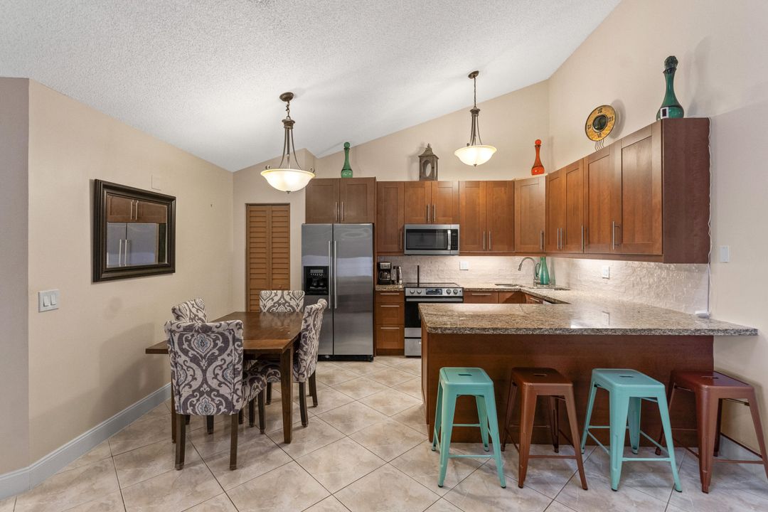 For Sale: $485,000 (3 beds, 2 baths, 1276 Square Feet)