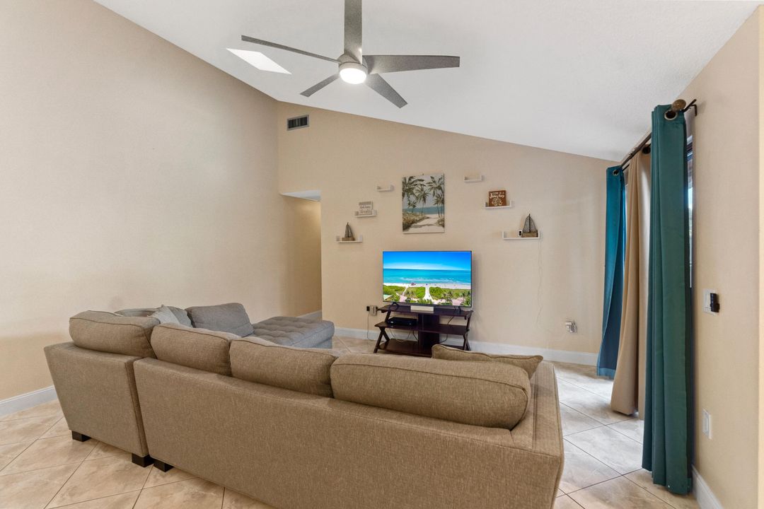 For Sale: $485,000 (3 beds, 2 baths, 1276 Square Feet)