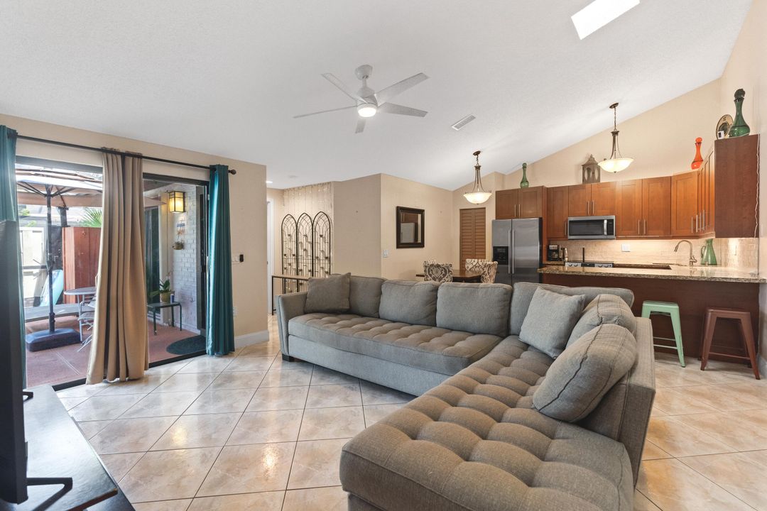 For Sale: $485,000 (3 beds, 2 baths, 1276 Square Feet)