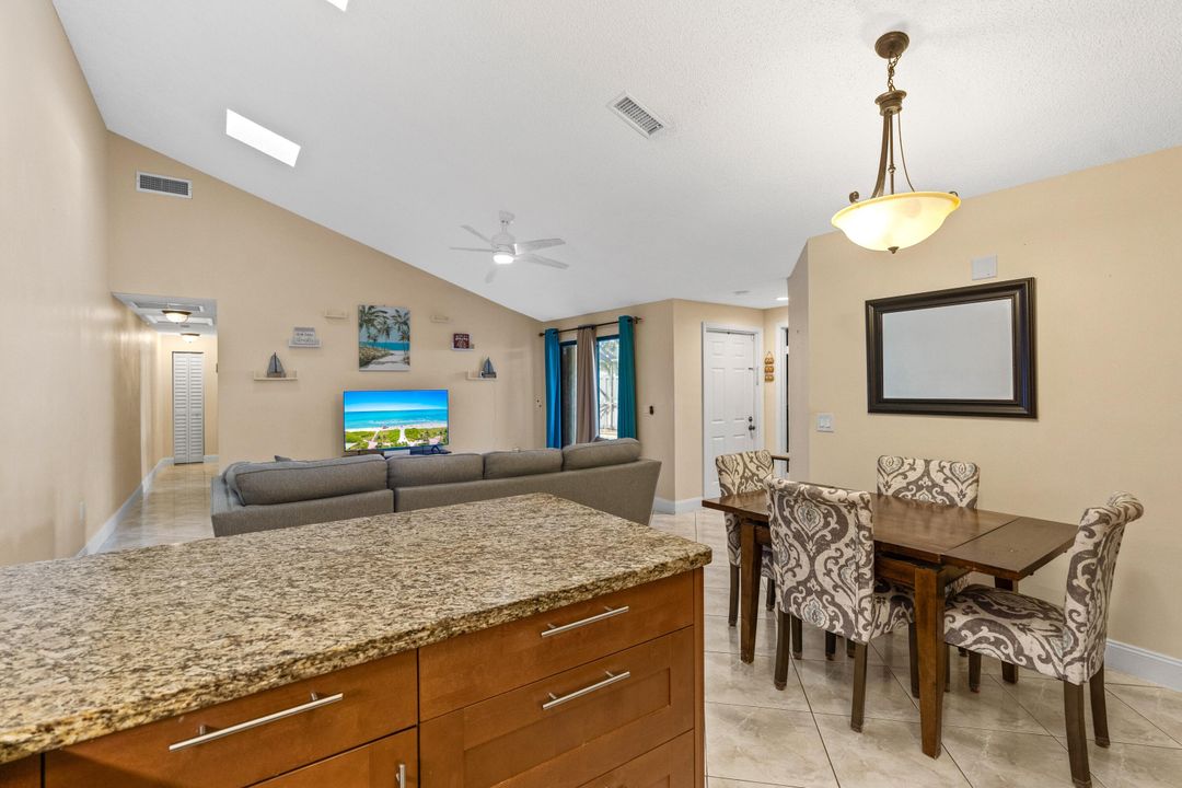 For Sale: $485,000 (3 beds, 2 baths, 1276 Square Feet)