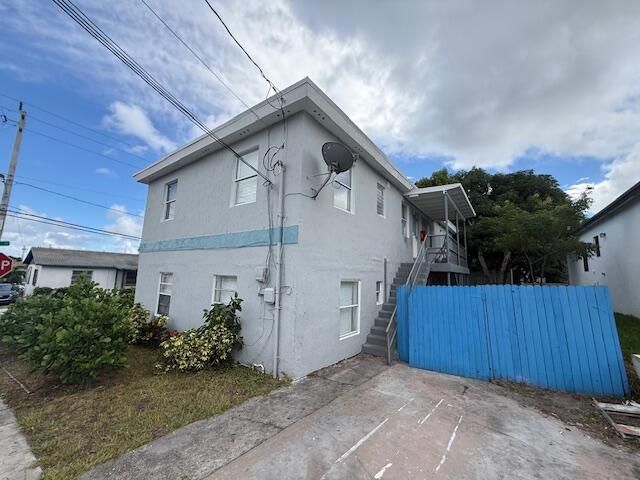 For Rent: $1,650 (2 beds, 1 baths, 3504 Square Feet)