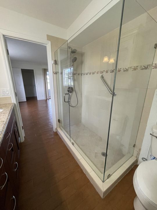 Active With Contract: $2,150 (2 beds, 2 baths, 1062 Square Feet)