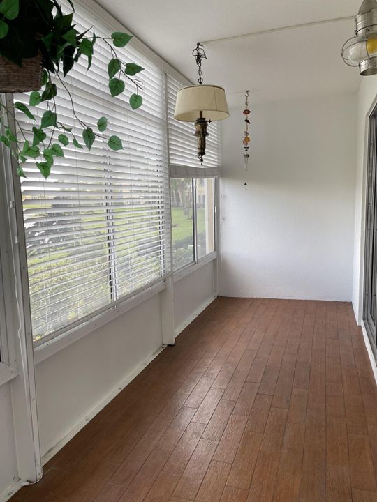 Active With Contract: $2,150 (2 beds, 2 baths, 1062 Square Feet)