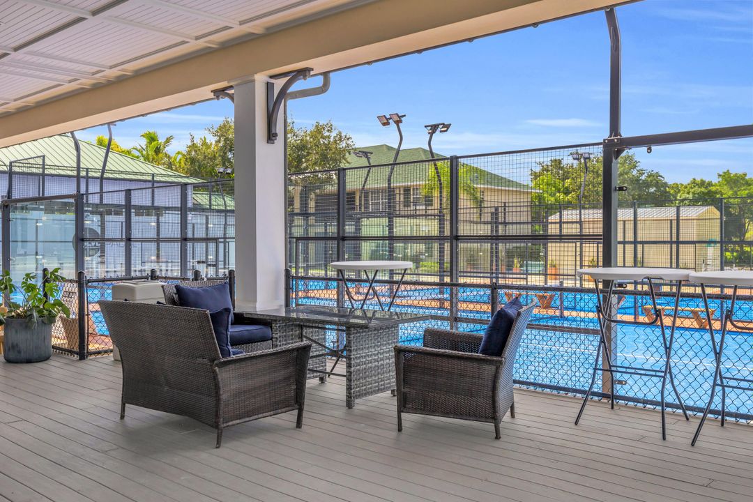 Activo con contrato: $484,000 (3 camas, 2 baños, 1959 Pies cuadrados)