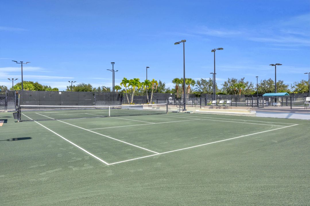 Activo con contrato: $484,000 (3 camas, 2 baños, 1959 Pies cuadrados)