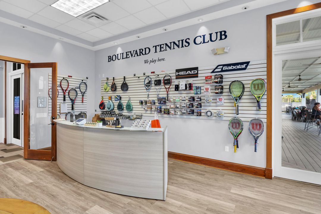 Activo con contrato: $484,000 (3 camas, 2 baños, 1959 Pies cuadrados)