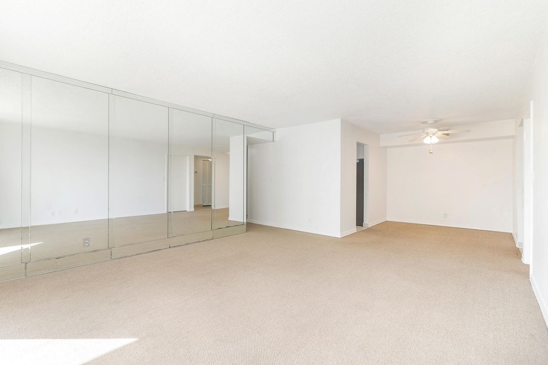 Active With Contract: $2,750 (2 beds, 2 baths, 1247 Square Feet)