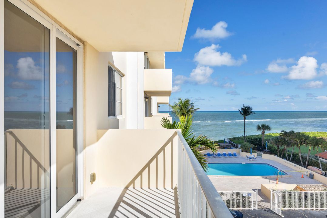 Active With Contract: $2,750 (2 beds, 2 baths, 1247 Square Feet)