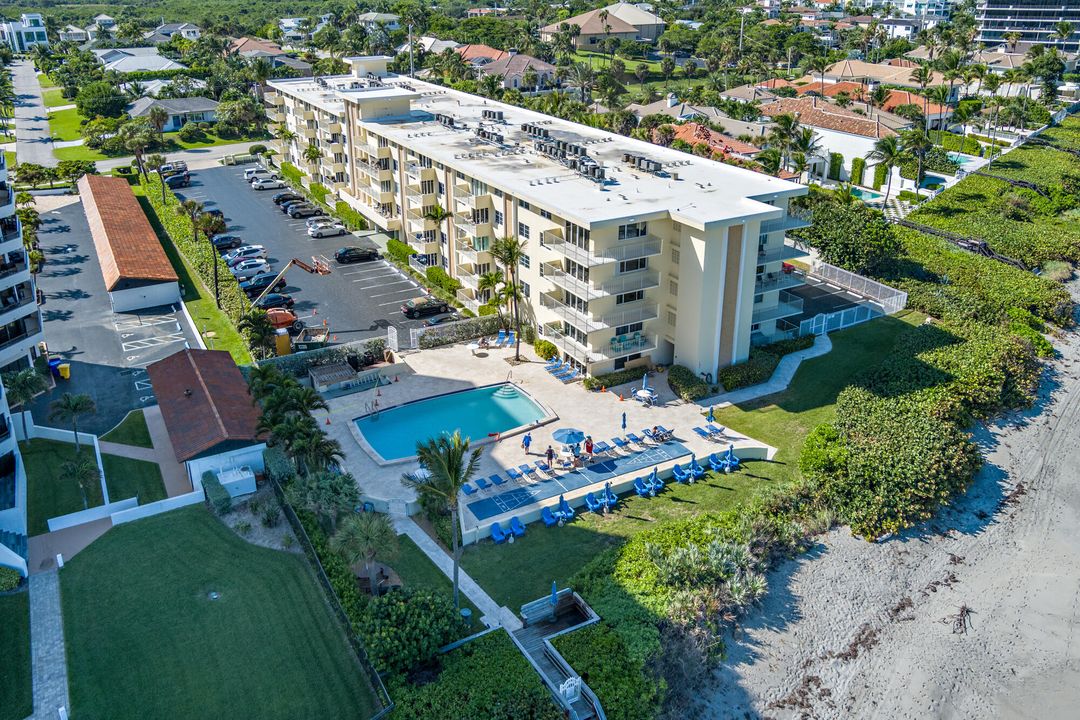 Active With Contract: $2,750 (2 beds, 2 baths, 1247 Square Feet)