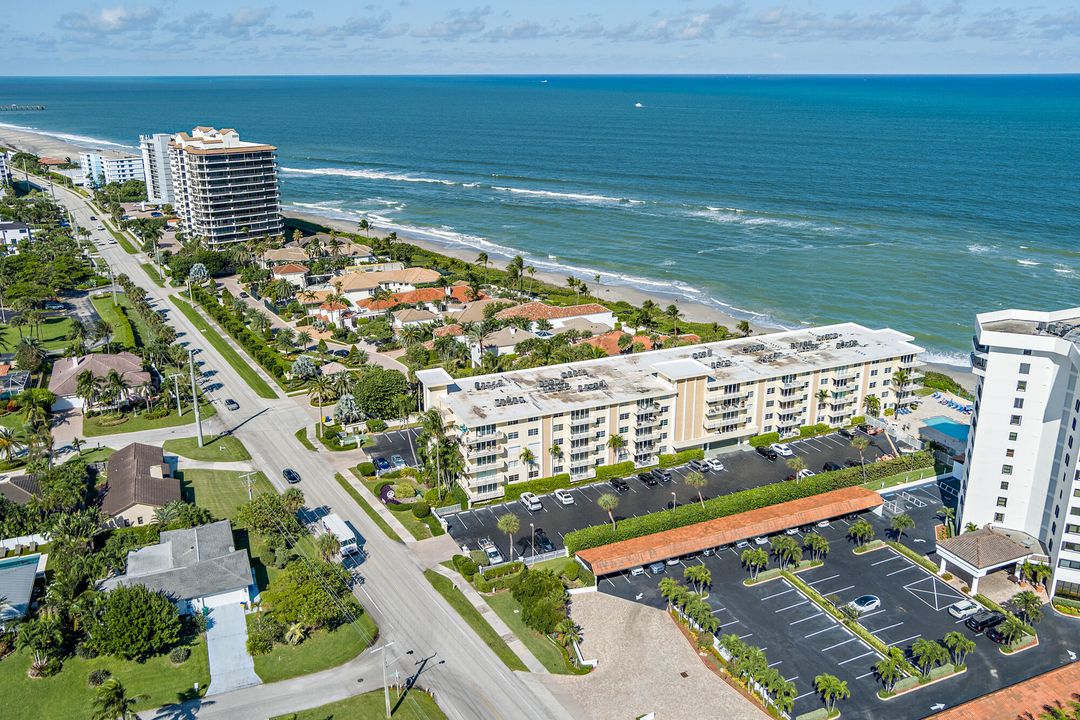 Active With Contract: $2,750 (2 beds, 2 baths, 1247 Square Feet)