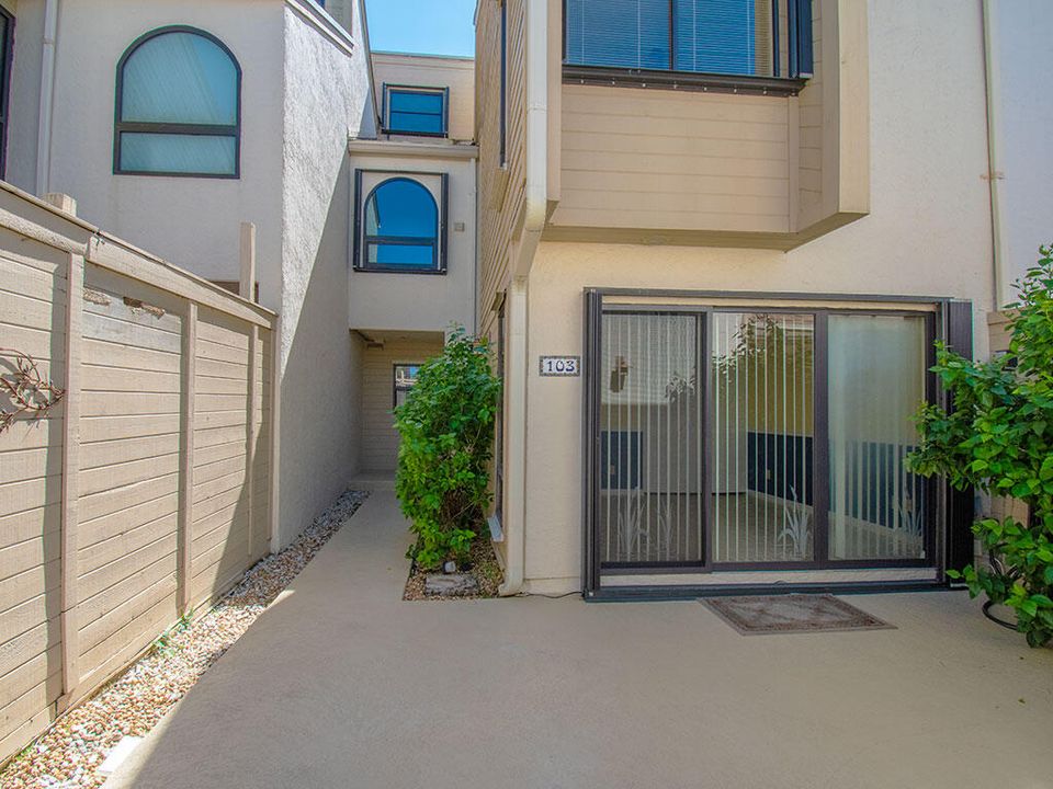 На продажу: $475,000 (3 спален, 3 ванн, 1713 Квадратных фут)