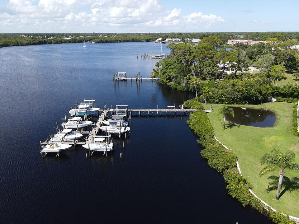 На продажу: $475,000 (3 спален, 3 ванн, 1713 Квадратных фут)