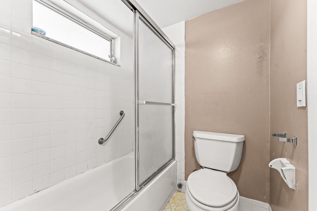 For Sale: $64,900 (1 beds, 1 baths, 660 Square Feet)