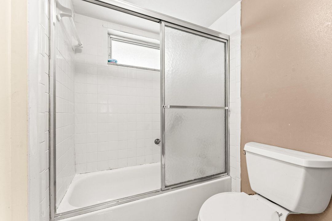 For Sale: $64,900 (1 beds, 1 baths, 660 Square Feet)