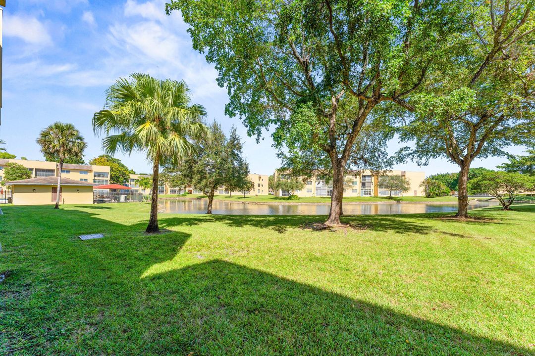 For Sale: $64,900 (1 beds, 1 baths, 660 Square Feet)