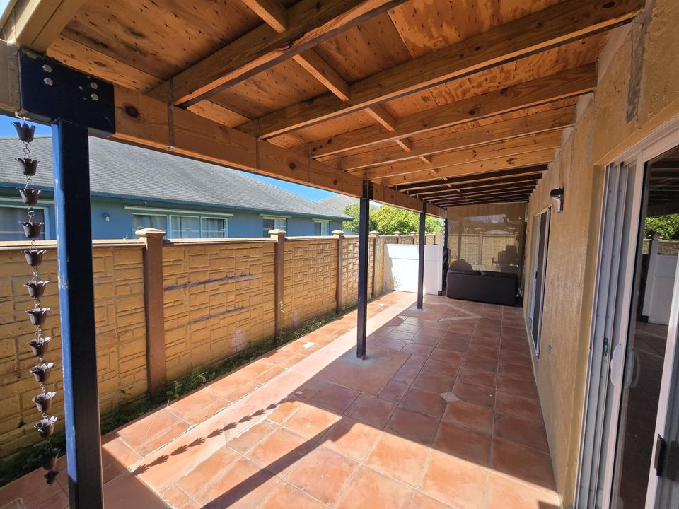 For Rent: $2,900 (3 beds, 1 baths, 1925 Square Feet)