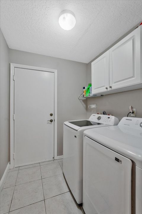 For Sale: $449,999 (3 beds, 2 baths, 1798 Square Feet)